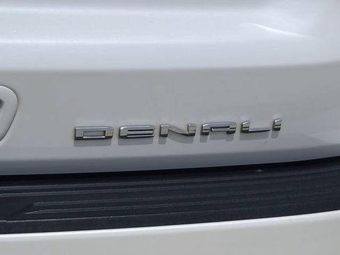 Used 2023 GMC Yukon XL Denali Ultimate AWD/4WD image 15