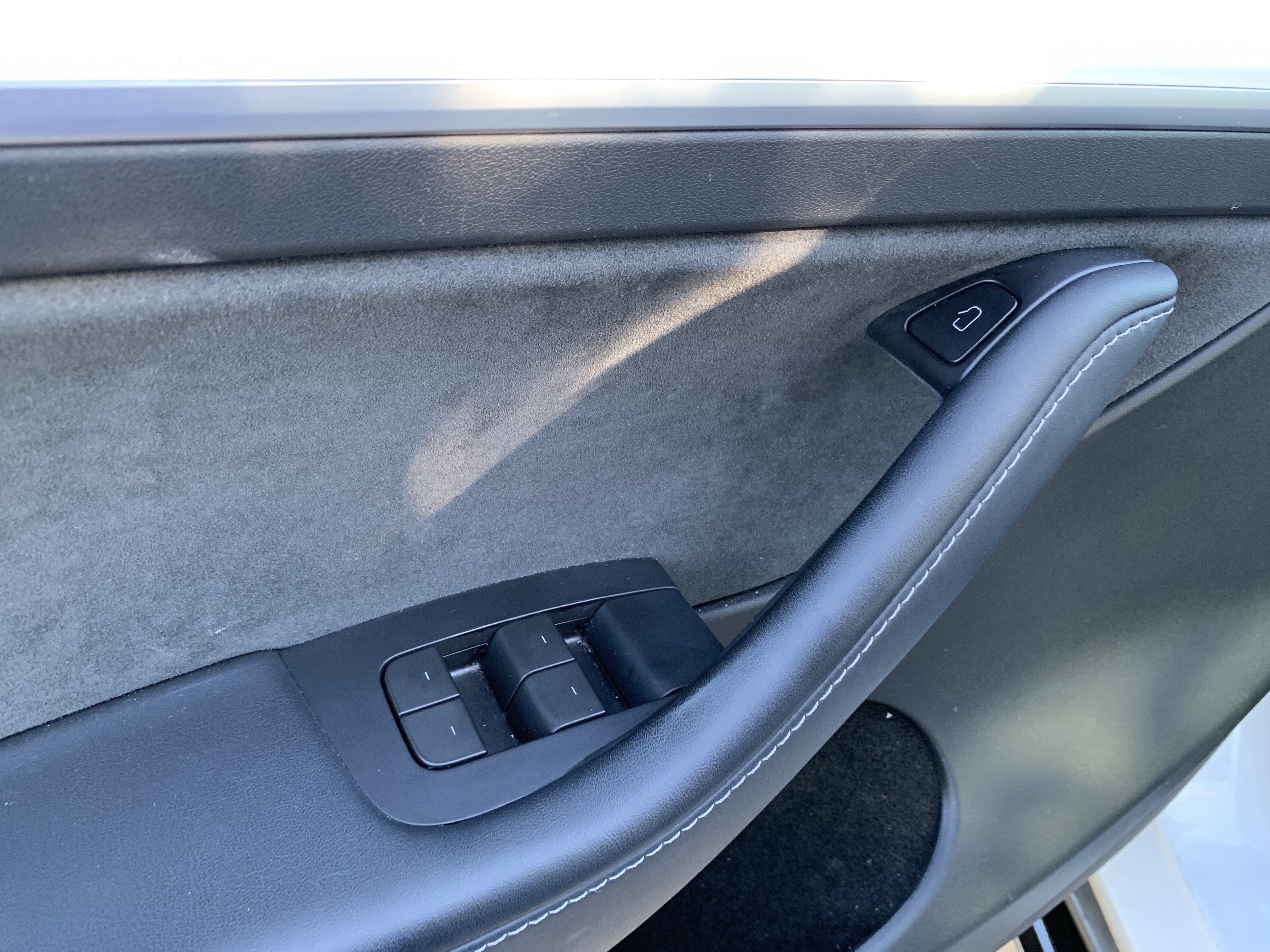 Used 2024 Tesla Model Y Long Range AWD/4WD image 15