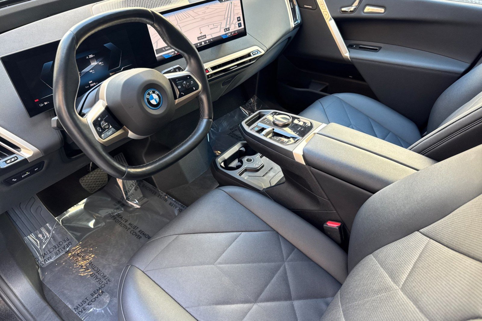 Used 2025 BMW iX xDrive50 AWD/4WD image 4