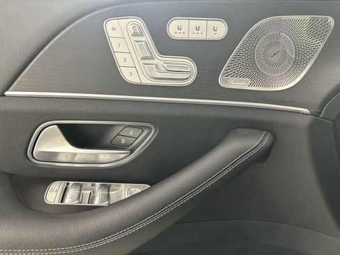 Used 2024 Mercedes-Benz GLS 450 4MATIC image 13