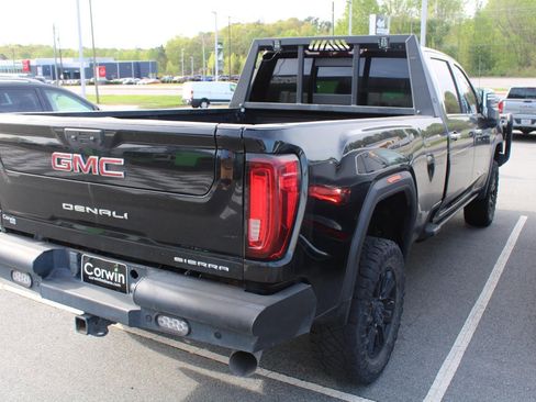 Used 2021 GMC Sierra 3500 Denali w/ Denali Black Diamond Edition AWD/4WD image 4