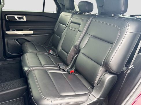 Used 2022 Ford Explorer XLT w/ Equipment Group 202A image 24