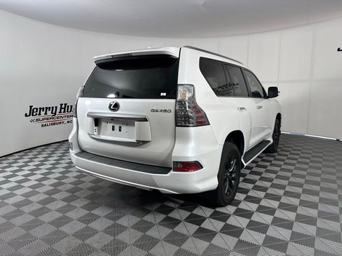 Used 2023 Lexus GX 460 Premium w/ Premium Package image 11