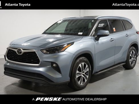 Used 2022 Toyota Highlander XLE image 1