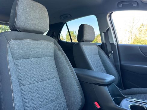 Used 2023 Chevrolet Equinox LT image 30