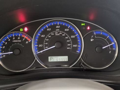 Used 2013 Subaru Forester 2.5X Premium w/ All-Weather Plus Pkg AWD/4WD image 18