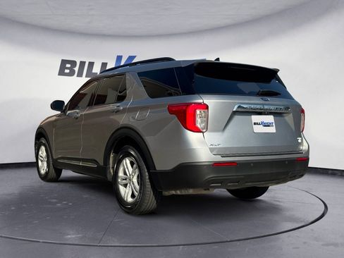 Used 2024 Ford Explorer XLT image 3