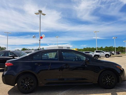 Used 2024 Toyota Corolla LE image 4