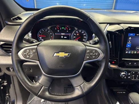 Used 2023 Chevrolet Traverse LT FWD image 14