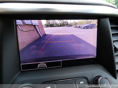 Used 2021 GMC Acadia SLE w/ Driver Convenience Package FWD image 18