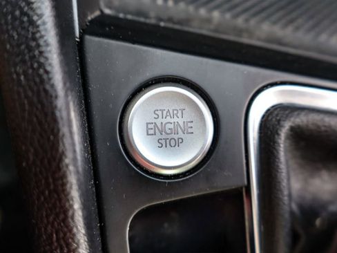 Used 2023 Volkswagen Jetta SE w/ Panoramic Sunroof Package image 23