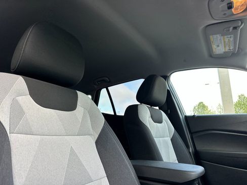 Used 2024 Chevrolet Trax LS FWD image 17