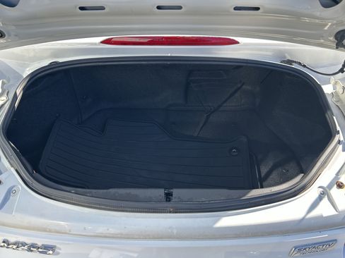 Used 2016 MAZDA MX-5 Miata Club image 23