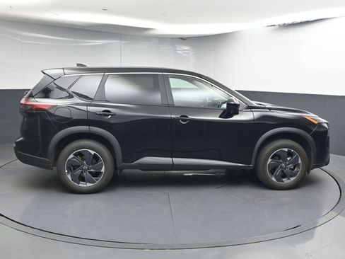 Certified 2025 Nissan Rogue SV FWD image 8