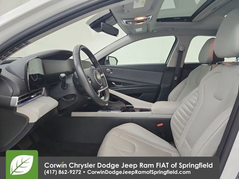 Used 2025 Hyundai Elantra Limited FWD image 18