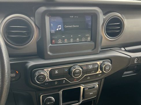 Used 2022 Jeep Wrangler Sport image 19