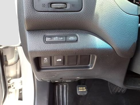 Used 2014 Nissan Altima 2.5 S w/ Display Audio Package FWD image 10