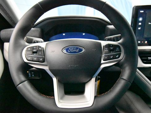 New 2026 Ford Explorer Active w/ Active Comfort Package image 9