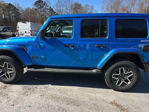 New 2026 Jeep Wrangler Unlimited Sahara AWD/4WD image 10