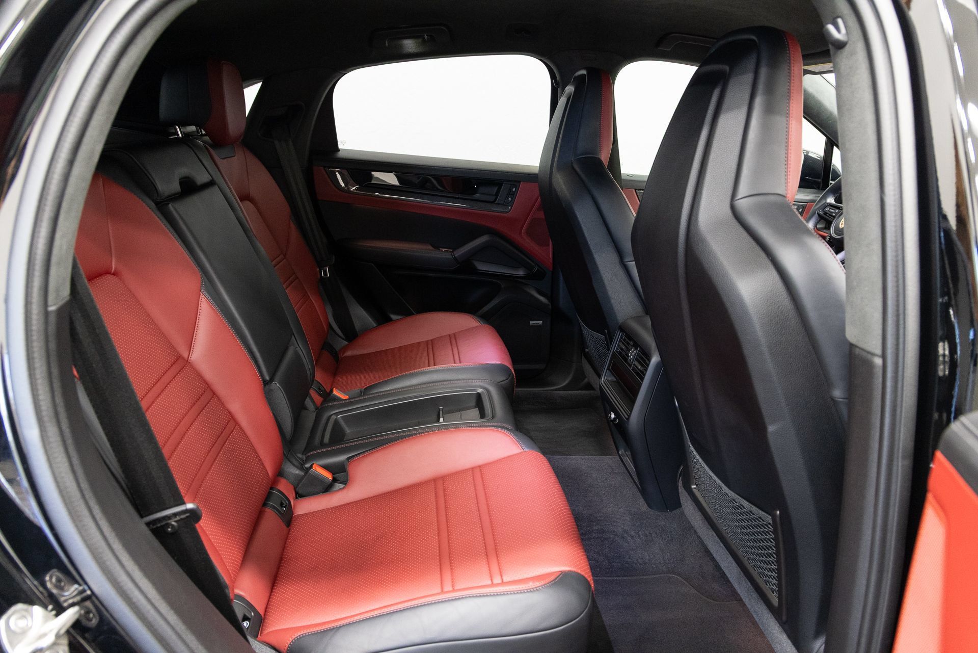 Used 2024 Porsche Cayenne Turbo GT AWD/4WD image 15
