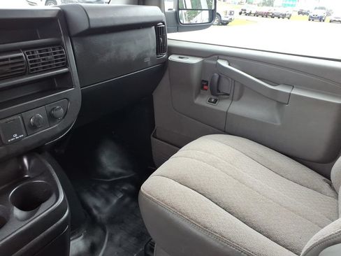 Used 2021 GMC Savana 2500 Extended w/ Driver Convenience Package RWD image 23