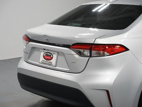 Used 2024 Toyota Corolla LE FWD image 9