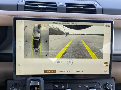 New 2026 Land Rover Defender 130 X-Dynamic SE image 15