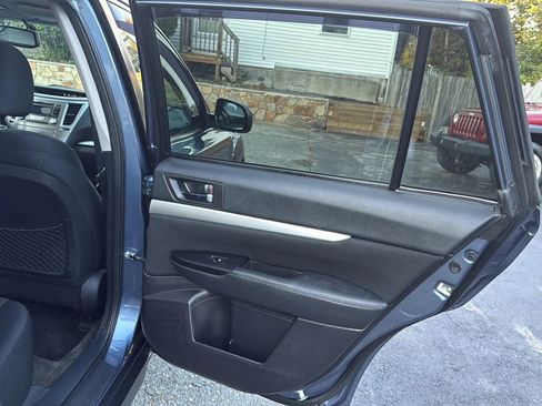 Used 2013 Subaru Outback 2.5i Premium image 17