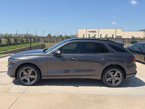 Used 2022 Genesis GV70 3.5T Sport w/ Sport Prestige Package AWD/4WD image 6