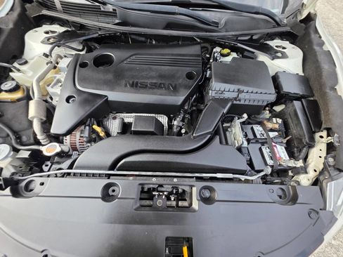 Used 2018 Nissan Altima 2.5 SR w/ SR Midnight Edition FWD image 16