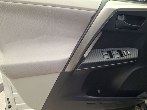 Used 2013 Toyota RAV4 LE image 10