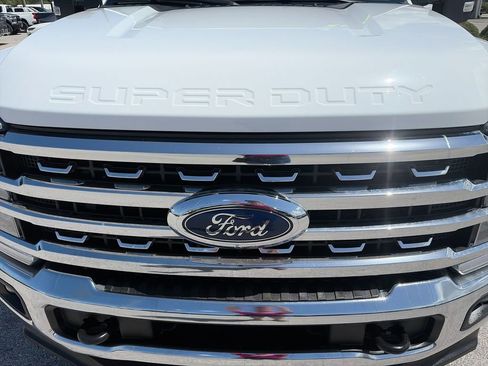Used 2024 Ford F250 Lariat w/ FX4 Off-Road Package AWD/4WD image 36