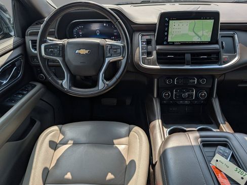 Used 2022 Chevrolet Suburban LT AWD/4WD image 29