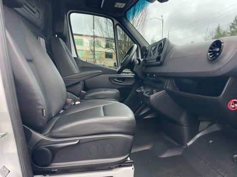 Used 2023 Mercedes-Benz Sprinter 144 Cargo image 15