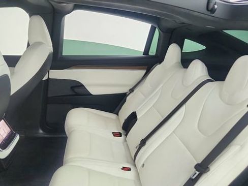 Used 2022 Tesla Model X image 28