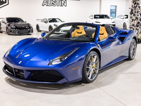 Used 2019 Ferrari 488 Spider image 12