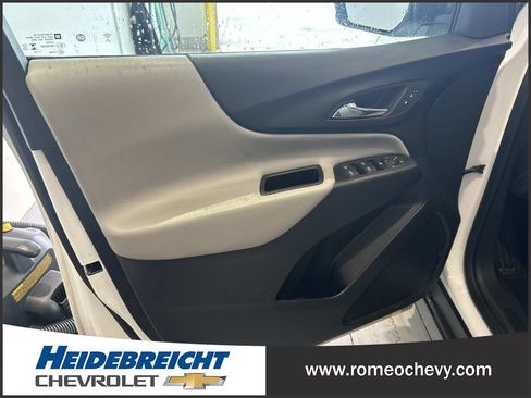 Used 2023 Chevrolet Equinox LS image 10