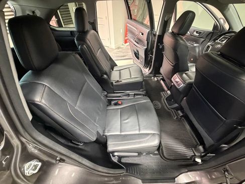 Used 2017 Toyota Highlander Limited AWD/4WD image 49