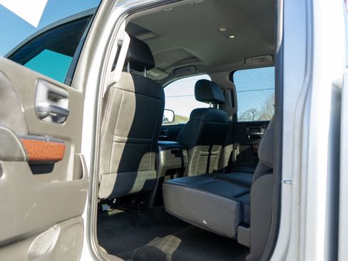 Used 2018 GMC Sierra 1500 SLT w/ SLT Premium Package image 27