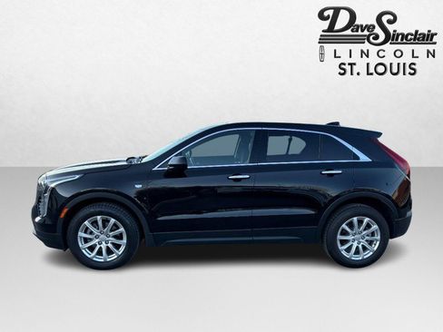 Used 2021 Cadillac XT4 Luxury w/ Cold Weather Package image 6