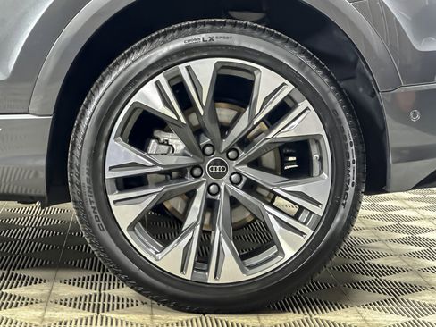 Used 2025 Audi Q8 Premium Plus image 25