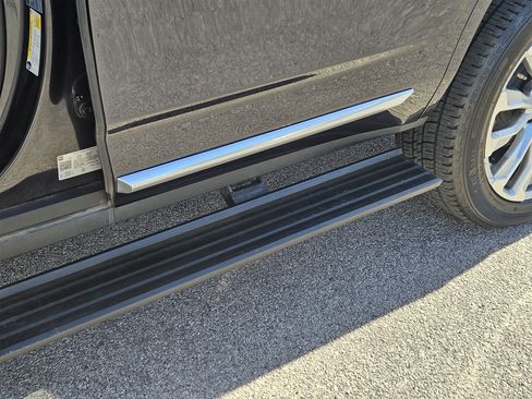 Used 2023 GMC Yukon Denali w/ Max Trailering Package image 8