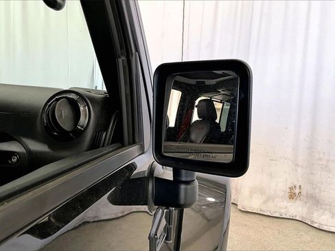 Used 2017 Jeep Wrangler Unlimited Rubicon image 11