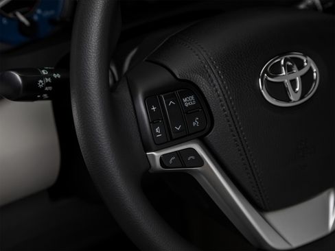 Used 2020 Toyota Sienna LE FWD image 45