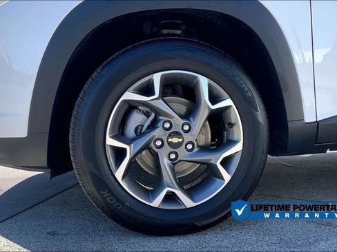 New 2025 Chevrolet Trax LT w/ Driver Confidence Package FWD image 13