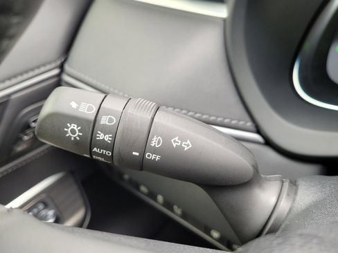 Used 2024 Toyota Venza Limited image 33