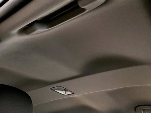 Used 2020 Toyota Camry LE image 21