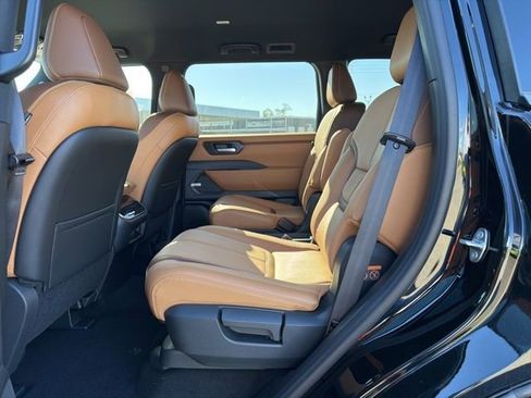New 2026 Nissan Armada SL w/ Captain's Chari Seat Package image 16