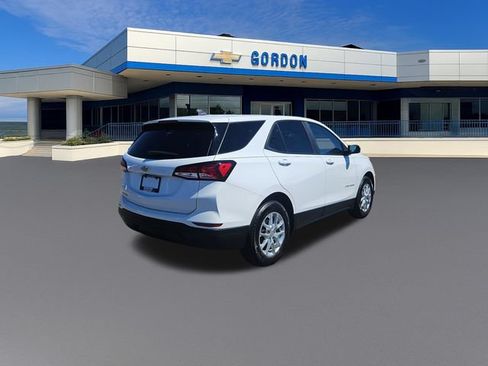 Used 2023 Chevrolet Equinox LS w/ LS Convenience Package FWD image 6