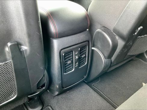 Used 2025 Dodge Durango GT AWD/4WD image 10